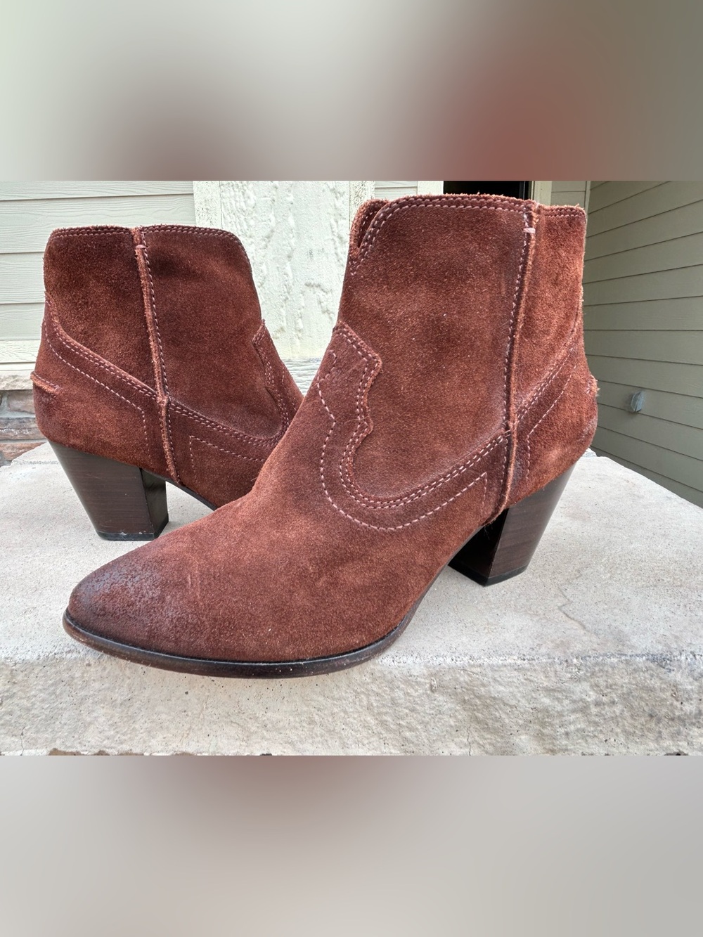 Womens FRYE “Renee” Suede Leather Side Zip Ankle Booties sz 6.5